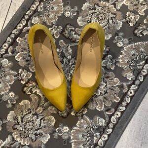 NWOT faux suede stiletto pump